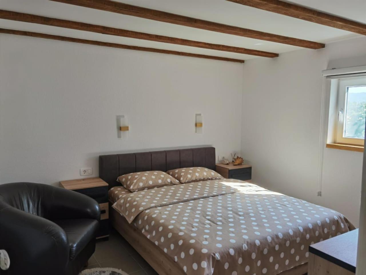 דירות Nikšić Calm Nest מראה חיצוני תמונה