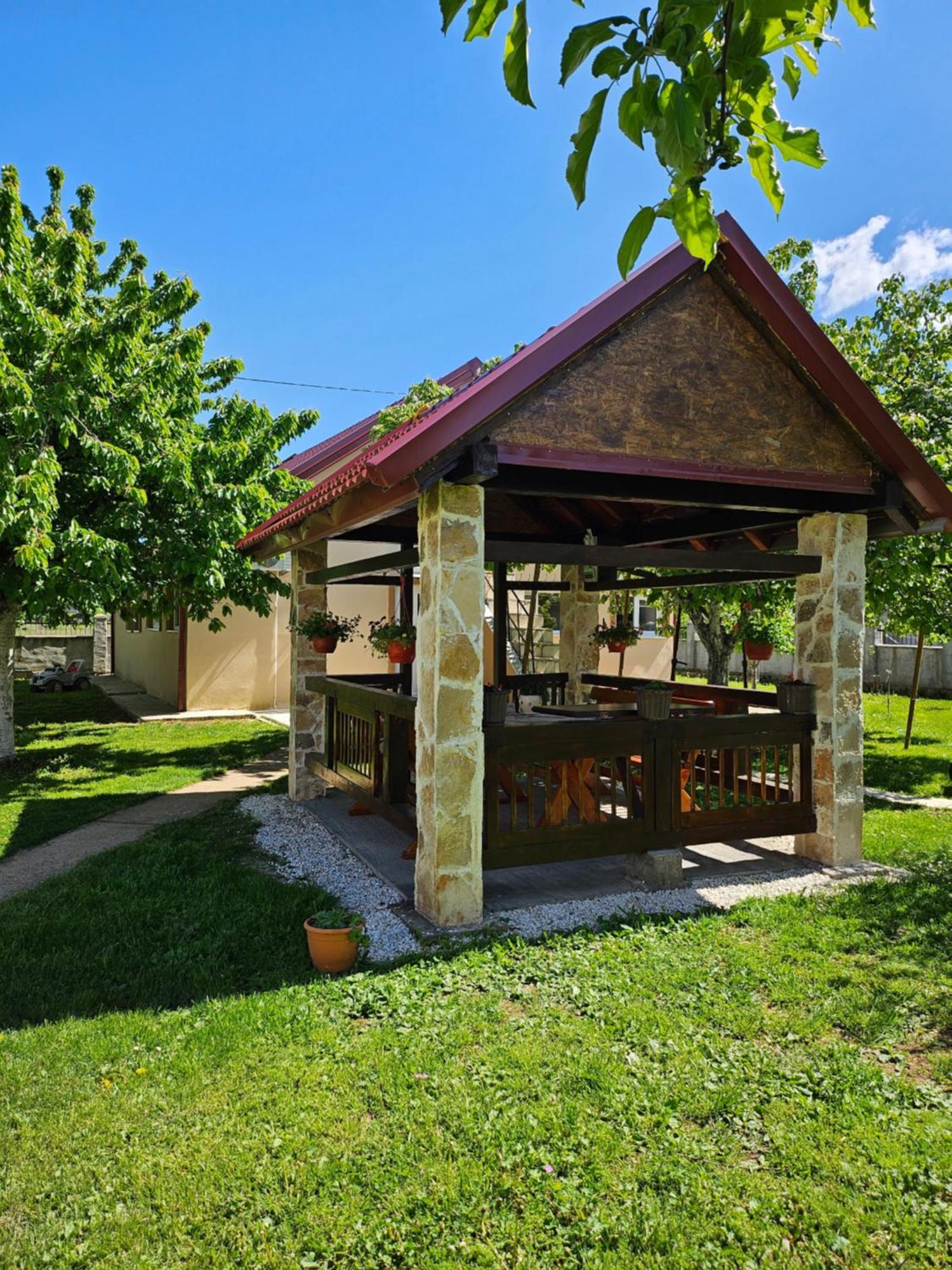 דירות Nikšić Calm Nest מראה חיצוני תמונה